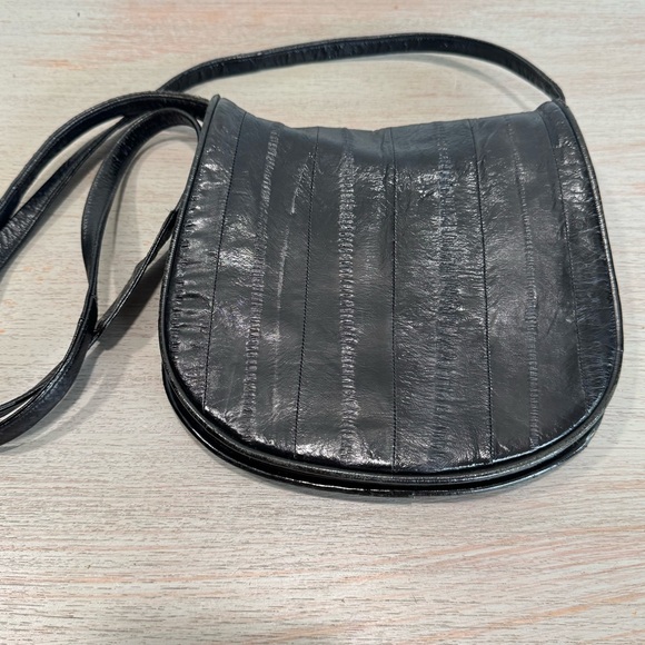 unbranded Handbags - Vintage Glossy‎ Black Eel Skin Leather Crossbody Bag 70s Purse